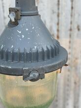 Grijze bol lamp Industrieel stijl in Ribbelglas en metaal,