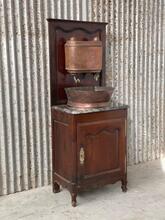 style 18th century cabinet