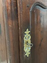 style 18th century cabinet