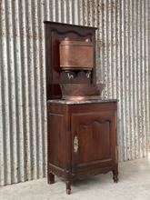 style 18th century cabinet