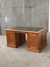Bureau Antiek stijl in Hout, Europa 20e eeuw