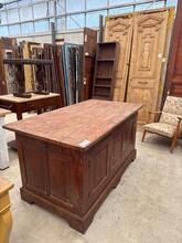 Houte toonbank  Antiek stijl in hout, Europa