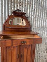 Kast Antiek jugenstill stijl in Hout en glas , Europa  1920-1930