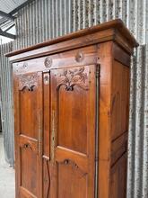 Kast Antiek stijl in hout en ijzer,