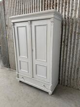 Kast Antiek stijl in hout,