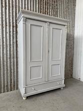 Kast Antiek stijl in hout,