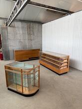 Toonbank Antiek stijl in Hout en glas , Europa