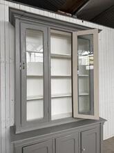 Winkelkast Antiek stijl in hout en glas,