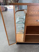 Winkelkast Antiek stijl in Hout en glas ,