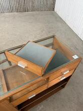 Winkelkast Antiek stijl in Hout en glas ,