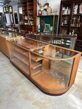 Antieke hoektoonbank met glas stijl in Hout en glas,