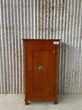 Antieke kast Antiek stijl in hout,