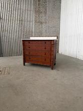 Antieke ladenkast met marmer top