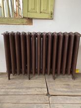 Antieke radiator Antiek stijl in ijzer,