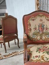Antieke stoelen Antiek stijl in Hout en stof,