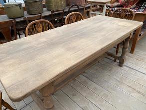 Antieke tafel Antiek stijl in Hout,