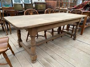 Antieke tafel Antiek stijl in Hout,