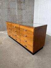 Toonbank Antiek stijl in hout en glas, Europa
