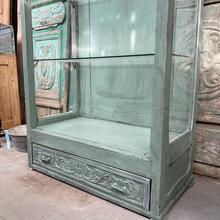 Antieke winkelkast Antiek stijl in hout en glas,