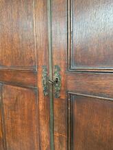 Antique style Cabinet in Oak wood, England 20e eeuw