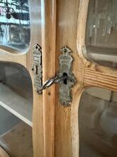 Antique style Cabinet in pine and glass