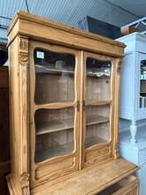 Antique style Cabinet in pine and glass