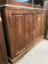 Antique style Antique cabinet in Wood and glass