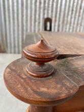 Antique style Antique cabinet in Wood