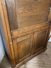 Antique style Antique cabinet in Wood