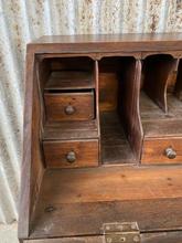 Antique style Antique cabinet in Wood