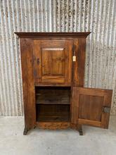 Antique style Antique cabinet in Wood