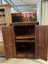 Antique style Antique cabinet in Wood