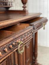 Antique style Antique cabinet in wood and glass