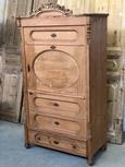 Antique style Antique cabinet in Wood