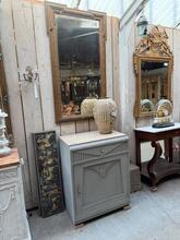 Antique style Chest of drawers in Wood