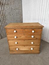 Antique style Chest of drawers in hout, England 20-century