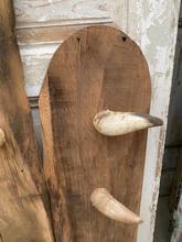 Antique style Antique coat rack horns in Wood