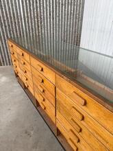Antique style Counter  in wood and glass , Europa