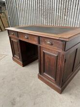 Antique style Desk in Wood and leather