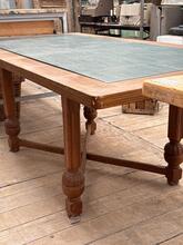 Antique style Dining table in wood and leather, europa