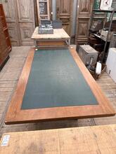 Antique style Dining table in wood and leather, europa