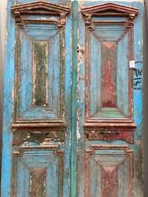 Antique style Doors in Wood and iron