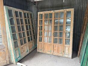 Antique style Doors in frame in Wood and glass