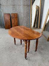 Antique style Extendable dining table in Wood, Europe 20th Century