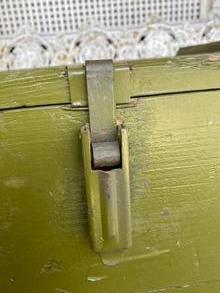 Antique style Antique green chest in Wood