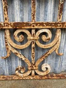 Antique style Antique iron fence 3x in Iron