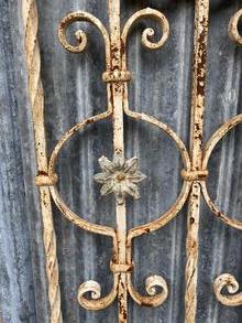 Antique style Antique iron fence 3x in Iron