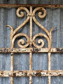 Antique style Antique iron fence 3x in Iron