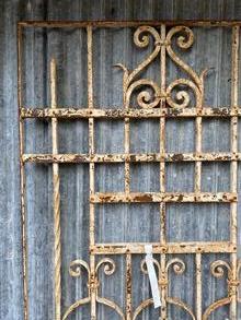 Antique style Antique iron fence 3x in Iron