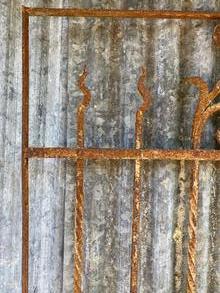 Antique style Antique iron fences 3x in Iron